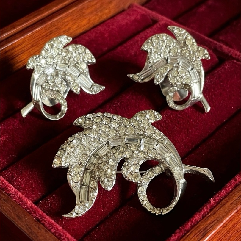 Vintage Mid-Century Signed Pell Rhinestone Leaf Brooch And Clip Earrings Set